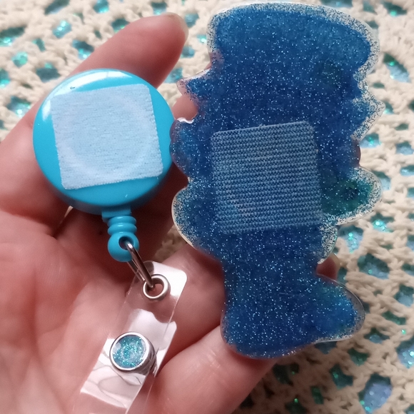 Blueberry muffin badge reel - Picture 4 of 9